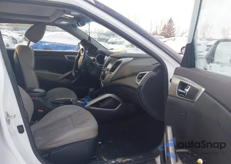 2013 Hyundai Veloster Base W/Gray z USA, uszkodzony, nr VIN KMHTC6ADXDU116759